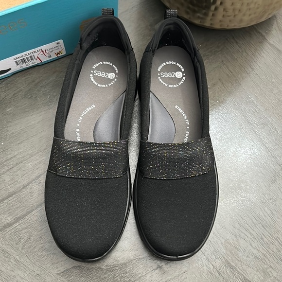 Bzees Gracie Women's Washable Slip-ons - Picture 4 of 9